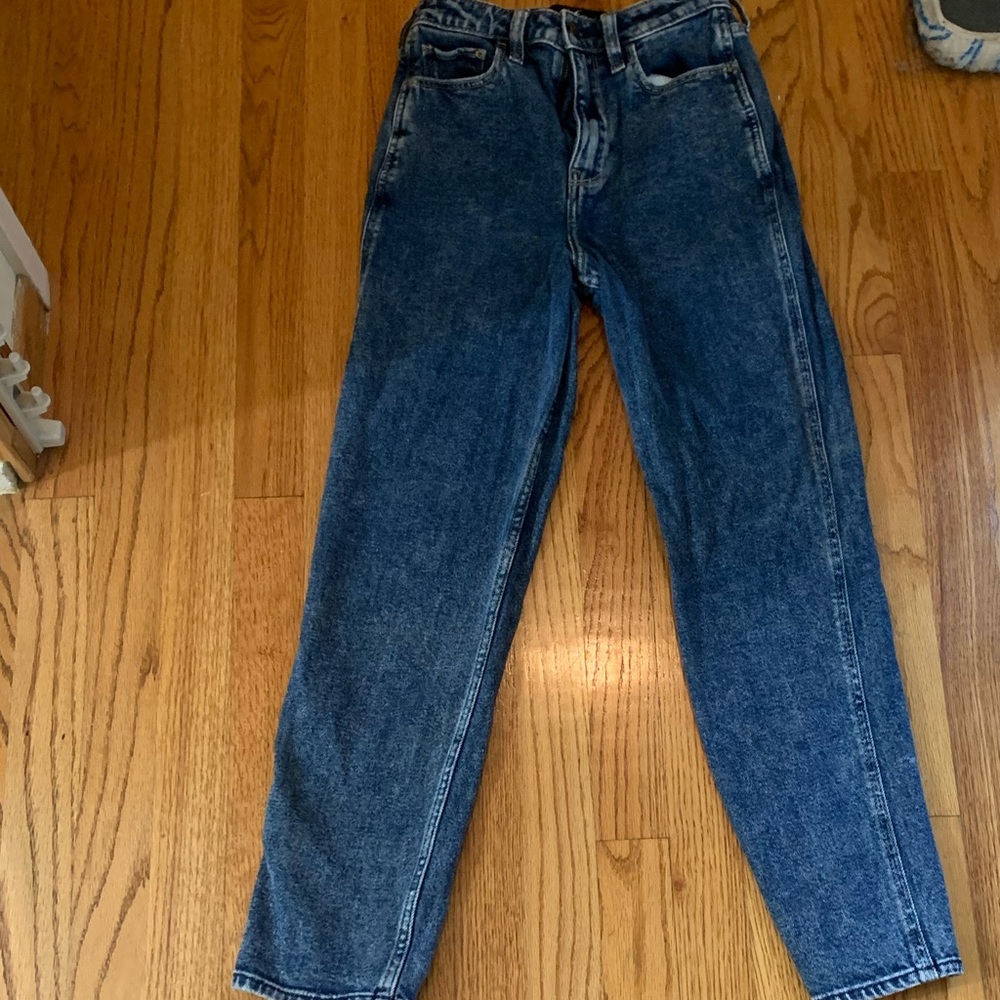 hollister ultra high rise mom jean vintage stretch